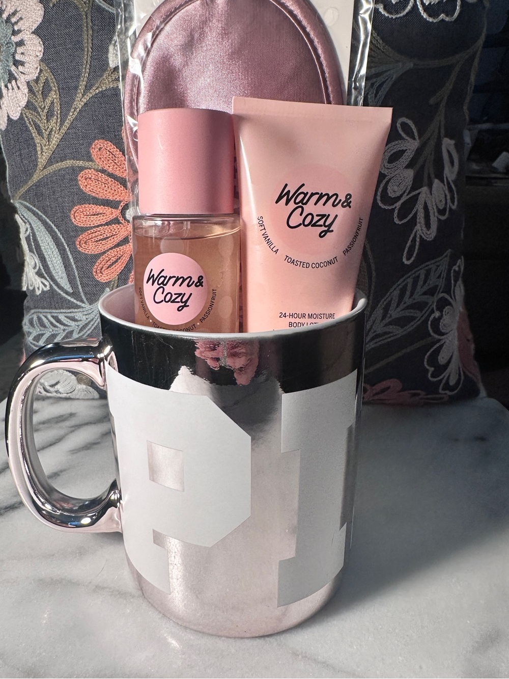 PINK Victoria's Secret Warm & Cozy Pink Bath Gift Set